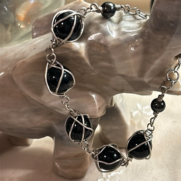 Twisted in Black wire wrap bracelet - Picture 5 of 7